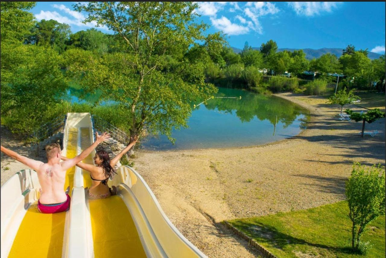 Camping Domaine Des Iscles ลาโรคด็องเตรง ภายนอก รูปภาพ