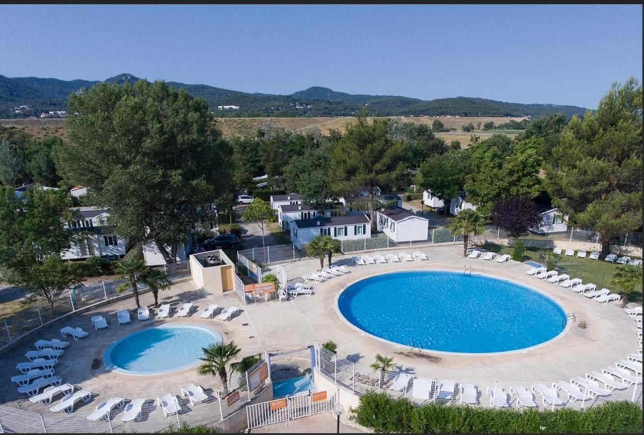 Camping Domaine Des Iscles ลาโรคด็องเตรง ภายนอก รูปภาพ